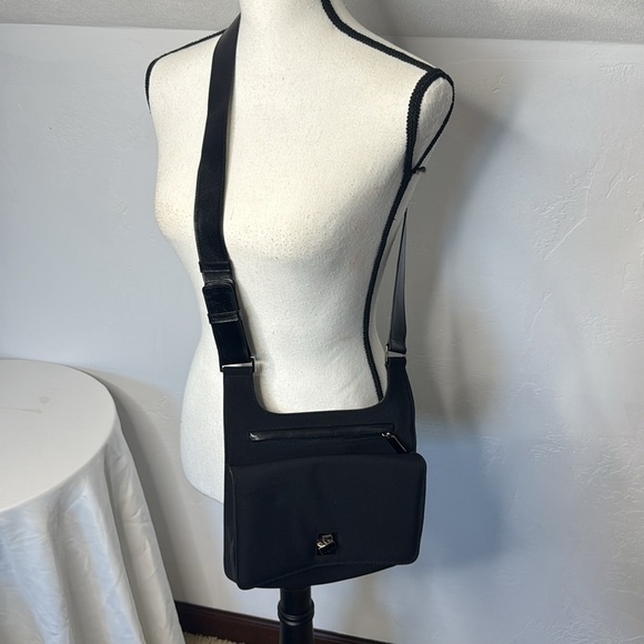 Stuart Weitzman Black Crossbody Mixed Medium Bag - Fabric and leather combo - Picture 13 of 16